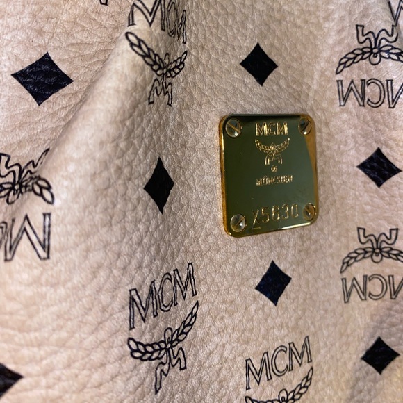 💯AUTHENTIC MCM BAG - Picture 8 of 10